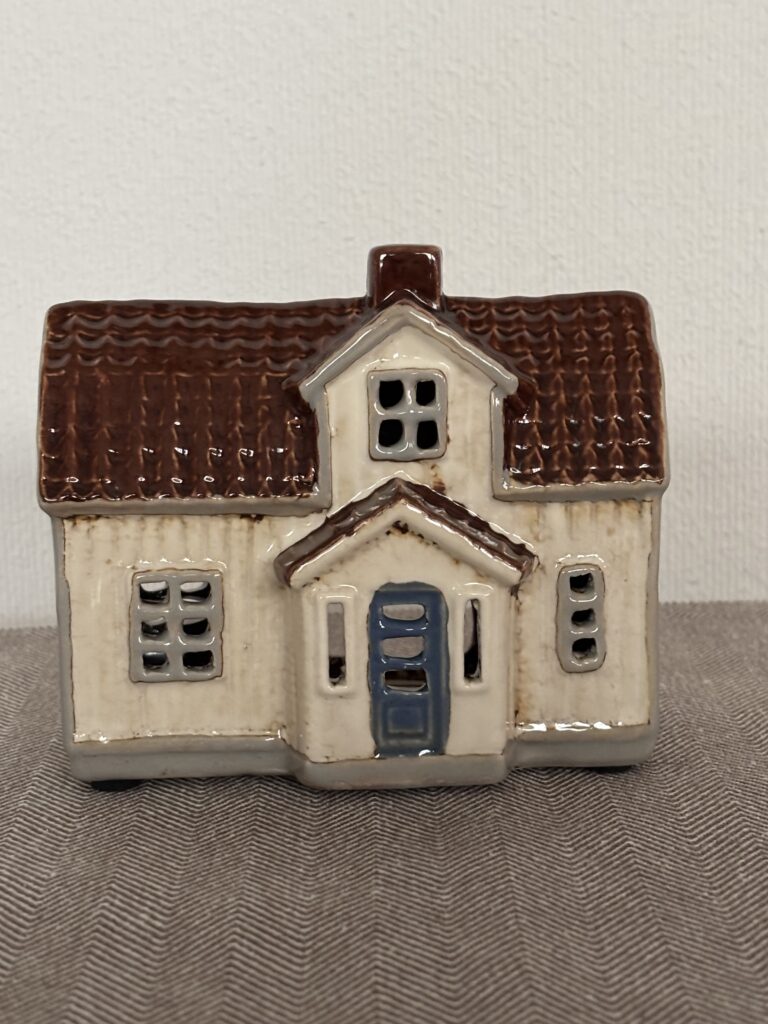 Keramikhus svenskmodell vit